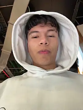 Snapshot of Logan_smith1 chatting on November 8, 2025, 1:22 pm Logan smith1 online show from November 8, 2025, 1:22 pm