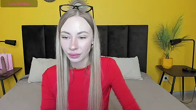 Diana Garrett online show from April 11, 2026, 1:43 am