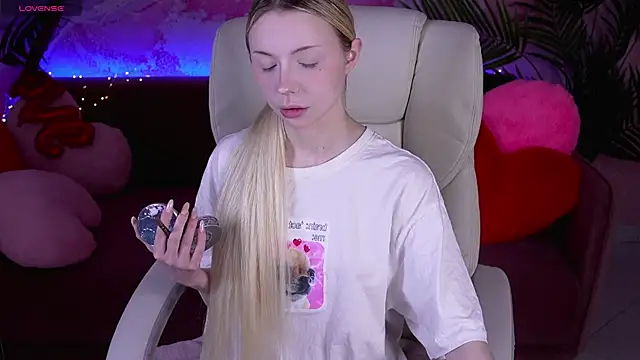 EviStar online show from February 24, 2026, 7:39 am