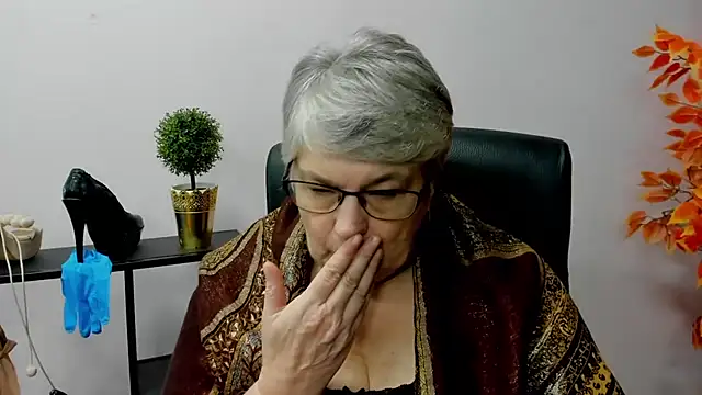 Snapshot of IrisDream chatting on January 30, 2025, 10:50 am IrisDream online show from January 30, 2025, 10:50 am