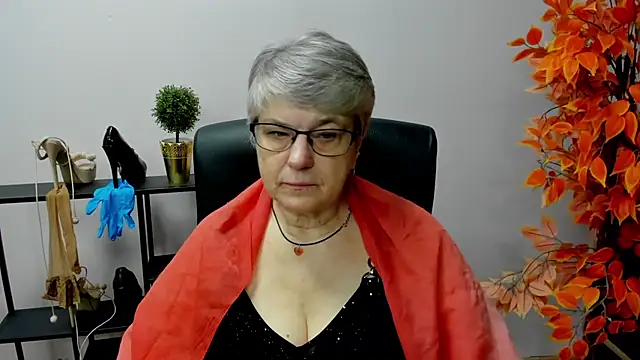 Snapshot of IrisDream chatting on January 31, 2025, 7:18 am IrisDream online show from January 31, 2025, 7:18 am