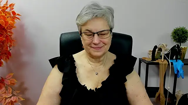 Snapshot of IrisDream chatting on October 30, 2025, 7:21 am IrisDream online show from October 30, 2025, 7:21 am