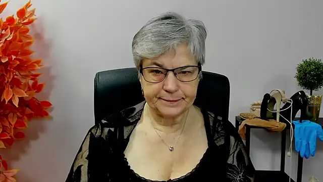 IrisDream online show from November 19, 2025, 7:08 am