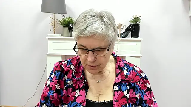 IrisDream online show from March 25, 2026, 7:03 am