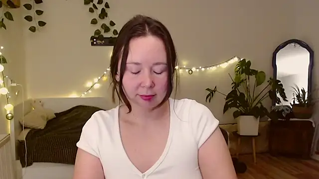 Snapshot of nextdoorbabygirl chatting on October 12, 2025, 7:24 pm nextdoorbabygirl online show from October 12, 2025, 7:24 pm