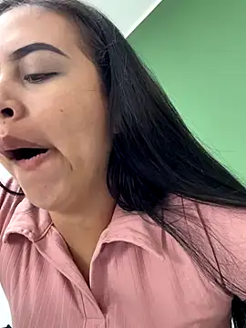 iiris  online show from November 28, 2025, 3:47 pm