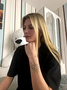 Liya my online show from December 15, 2025, 11:42 pm