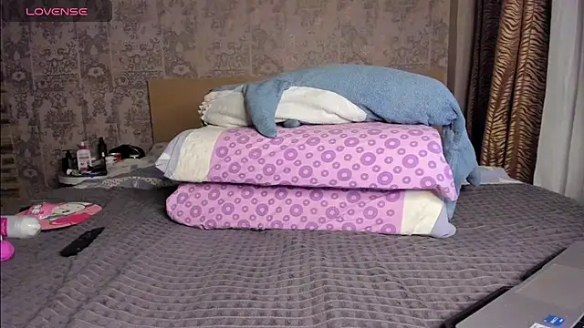 Snapshot of purebeautie13 chatting on January 8, 2026, 2:19 pm purebeautie13 online show from January 8, 2026, 2:19 pm