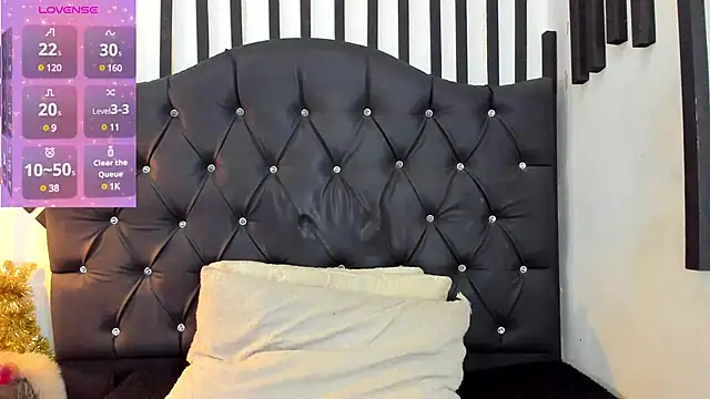 AllisonsweetZ online show from January 7, 2025, 8:10 pm