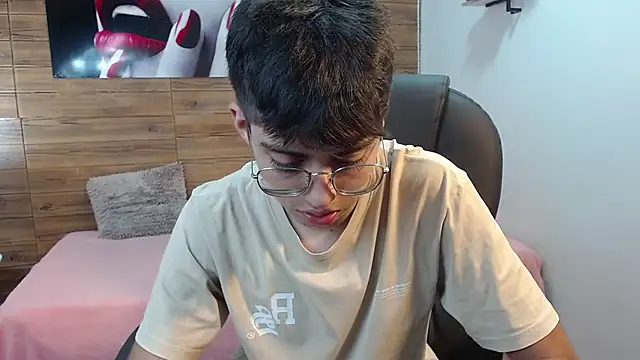 jhoellx online show from September 29, 2025, 7:40 pm