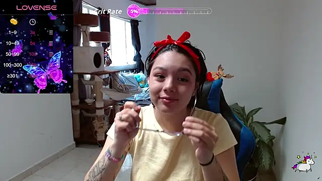 TRIXIE TANG28 online show from April 16, 2026, 5:58 pm