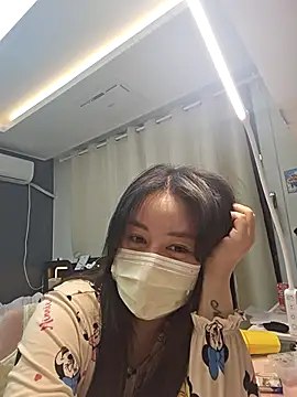 2hyun online show from March 5, 2025, 2:45 pm