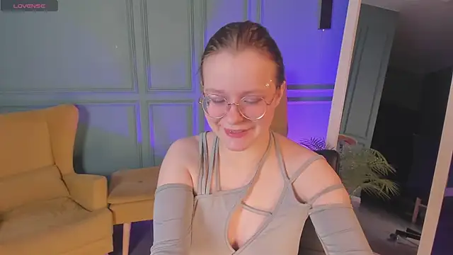 Snapshot of CassieCool chatting on February 12, 2025, 9:33 pm CassieCool online show from February 12, 2025, 9:33 pm