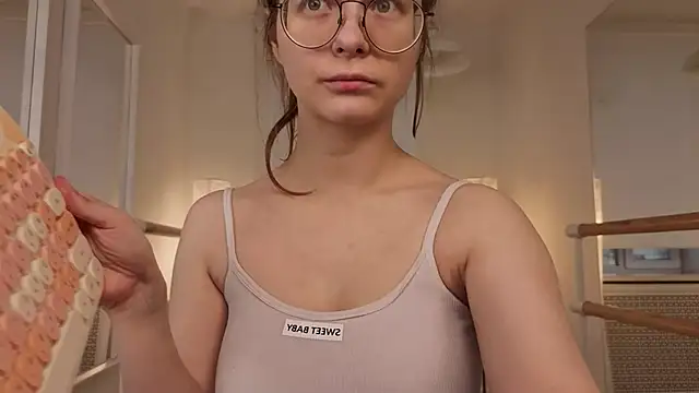 Snapshot of CassieCool chatting on October 16, 2025, 12:17 pm CassieCool online show from October 16, 2025, 12:17 pm