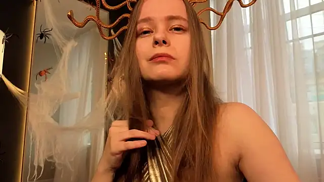 Snapshot of CassieCool chatting on October 31, 2025, 1:01 pm CassieCool online show from October 31, 2025, 1:01 pm