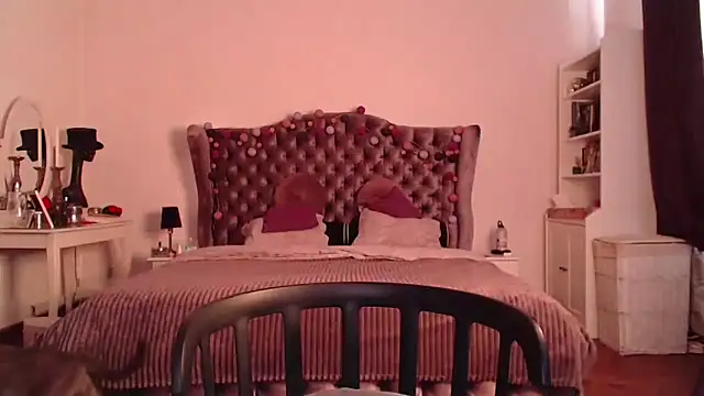 SadieGlam online show from April 30, 2026, 2:01 pm