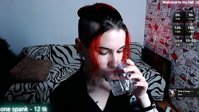 Snapshot of Miya_Wey_ chatting on December 21, 2024, 12:27 pm Miya Wey online show from December 21, 2024, 12:27 pm