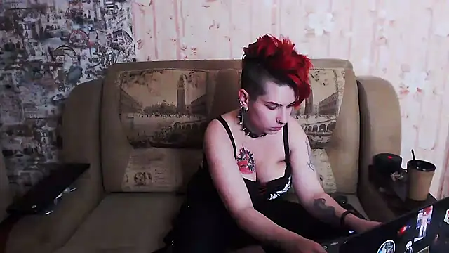 Miya Wey  online show from October 18, 2025, 6:30 pm