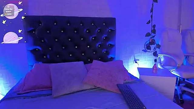 ZoeHarris online show from February 10, 2026, 12:20 pm