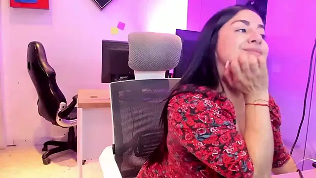 Kimkalifa  online show from October 17, 2025, 12:52 pm