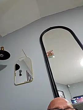 dickinyouto online show from April 16, 2026, 7:25 pm