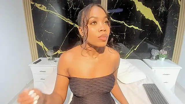 Snapshot of CarlieLyn chatting on March 4, 2026, 7:09 pm CarlieLyn online show from March 4, 2026, 7:09 pm