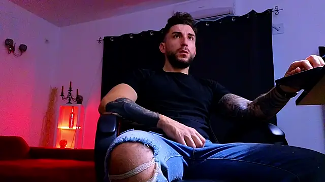 MightyAaron66 online show from November 9, 2025, 5:39 am