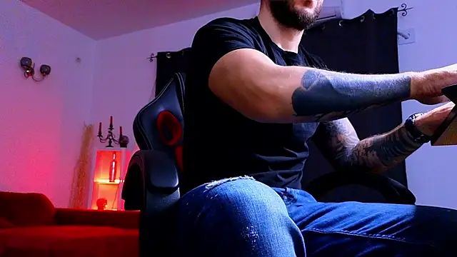 MightyAaron66 online show from November 13, 2025, 4:44 am