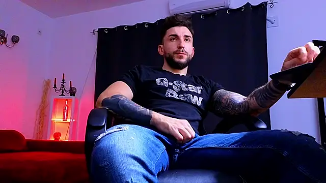 MightyAaron66 online show from November 26, 2025, 3:35 pm