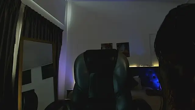 Snapshot of Tamy_edwards chatting on October 4, 2025, 8:07 pm Tamy edwards online show from October 4, 2025, 8:07 pm