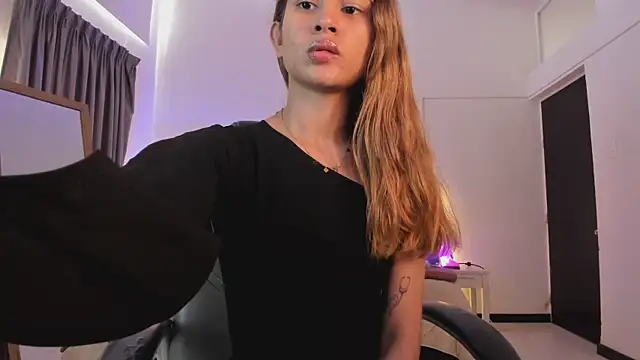 Snapshot of Tamy_edwards chatting on October 16, 2025, 7:59 pm Tamy edwards online show from October 16, 2025, 7:59 pm