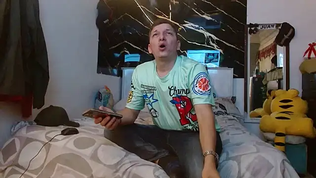 couplehot7777 online show from October 19, 2025, 3:18 am