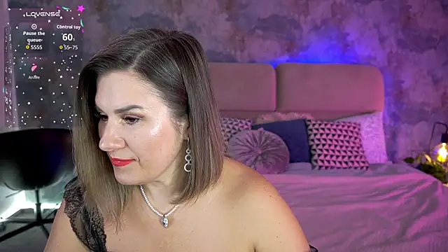 KiraRoxx online show from February 7, 2026, 4:33 pm