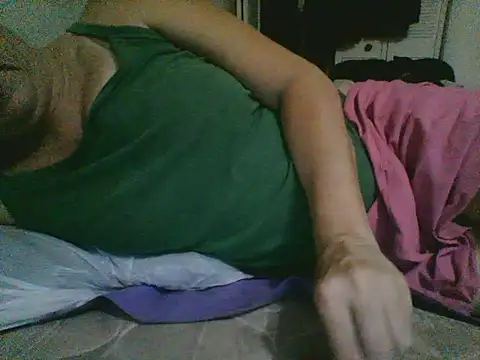 Snapshot of Emilylyn2501 chatting on October 3, 2025, 11:46 pm Emilylyn2501 online show from October 3, 2025, 11:46 pm