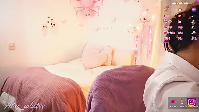 Snapshot of AbyWhitee chatting on October 26, 2025, 5:13 am AbyWhitee online show from October 26, 2025, 5:13 am