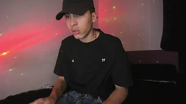 HeellBoy  online show from May 25, 2026, 4:07 am