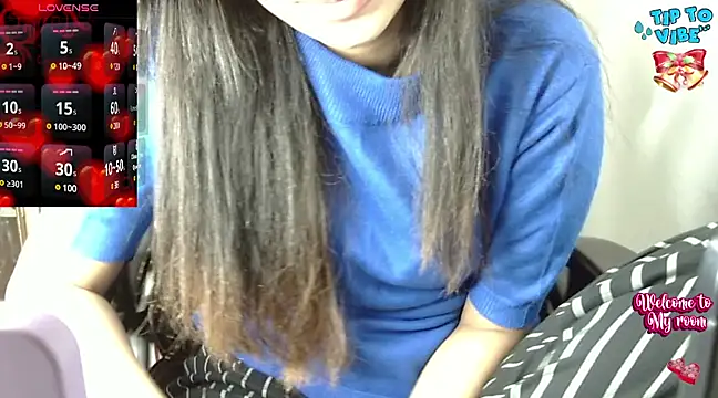 Snapshot of Barbie-Queen2 chatting on December 8, 2024, 11:40 pm Barbie-Queen2 online show from December 8, 2024, 11:40 pm