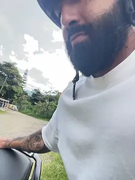 Snapshot of Lyon_vach chatting on December 14, 2025, 8:24 pm Lyon vach online show from December 14, 2025, 8:24 pm