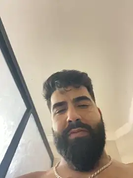 Snapshot of Lyon_vach chatting on December 18, 2025, 9:32 pm Lyon vach online show from December 18, 2025, 9:32 pm