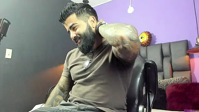 Snapshot of Lyon_vach chatting on January 6, 2026, 6:00 pm Lyon vach online show from January 6, 2026, 6:00 pm