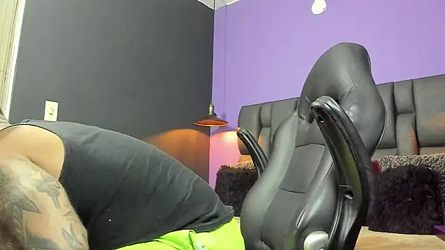 Snapshot of Lyon_vach chatting on January 7, 2026, 11:51 pm Lyon vach online show from January 7, 2026, 11:51 pm