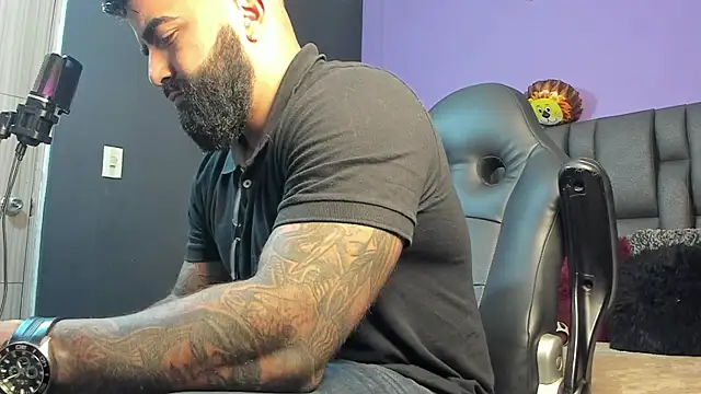 Snapshot of Lyon_vach chatting on January 8, 2026, 10:12 pm Lyon vach online show from January 8, 2026, 10:12 pm