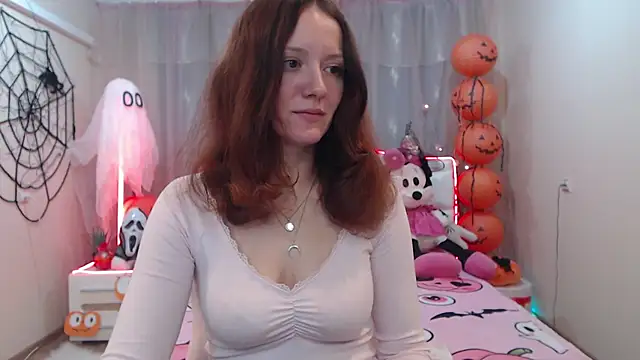 Snapshot of BarbaraStily chatting on October 18, 2025, 8:04 am BarbaraStily online show from October 18, 2025, 8:04 am