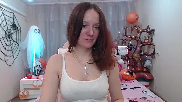 Snapshot of BarbaraStily chatting on October 24, 2025, 7:49 am BarbaraStily online show from October 24, 2025, 7:49 am