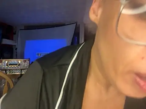 Snapshot of JusticeXXX68 chatting on November 18, 2025, 10:20 am JusticeXXX68 online show from November 18, 2025, 10:20 am