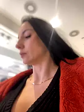 Snapshot of Roxana-Sexy chatting on December 7, 2024, 5:48 am Roxana-Sexy online show from December 7, 2024, 5:48 am