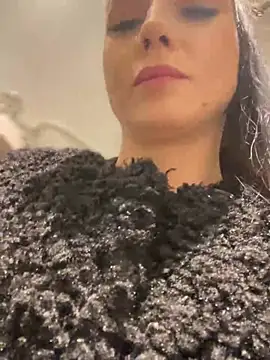 Snapshot of Roxana-Sexy chatting on February 20, 2025, 6:06 am Roxana-Sexy online show from February 20, 2025, 6:06 am