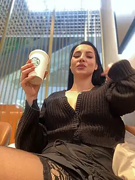 Snapshot of Roxana-Sexy chatting on February 22, 2025, 6:06 am Roxana-Sexy online show from February 22, 2025, 6:06 am