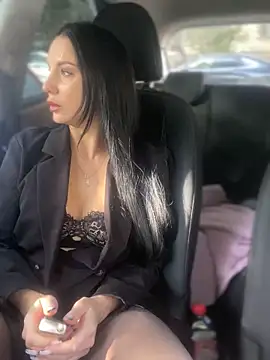 Snapshot of Roxana-Sexy chatting on October 16, 2025, 3:40 am Roxana-Sexy online show from October 16, 2025, 3:40 am