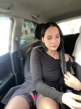 Snapshot of Roxana-Sexy chatting on October 30, 2025, 4:03 am Roxana-Sexy online show from October 30, 2025, 4:03 am